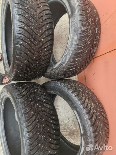 Nokian Tyres Hakkapeliitta 8 SUV 245/45 R19