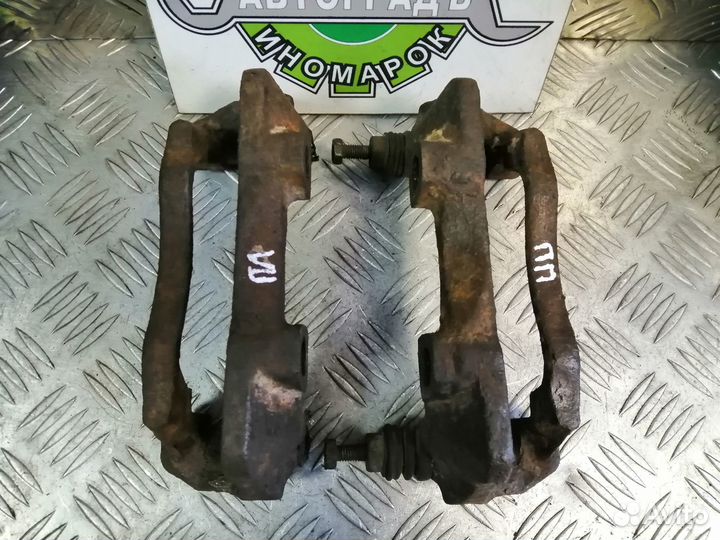 Скоба переднего суппорта Volkswagen Transporter T3