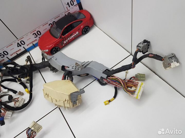 Электропроводка под торпедо (Hyundai Equus)