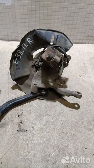 Кулак поворотный передний правый BMW 7 E38