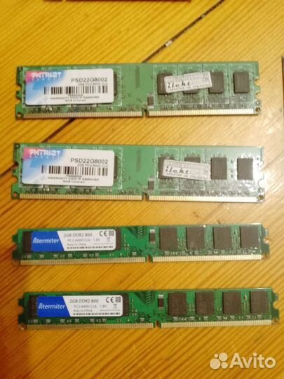 Материнская плата с процессором и памятью