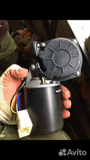 Моторчик стеклоочистителя и комплектующие к нему