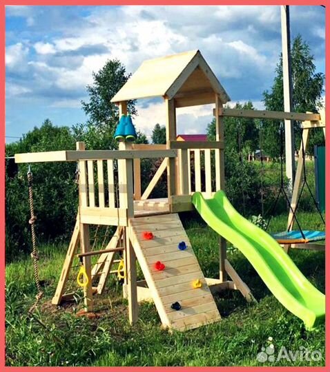 Детская игровая площадка с горкой