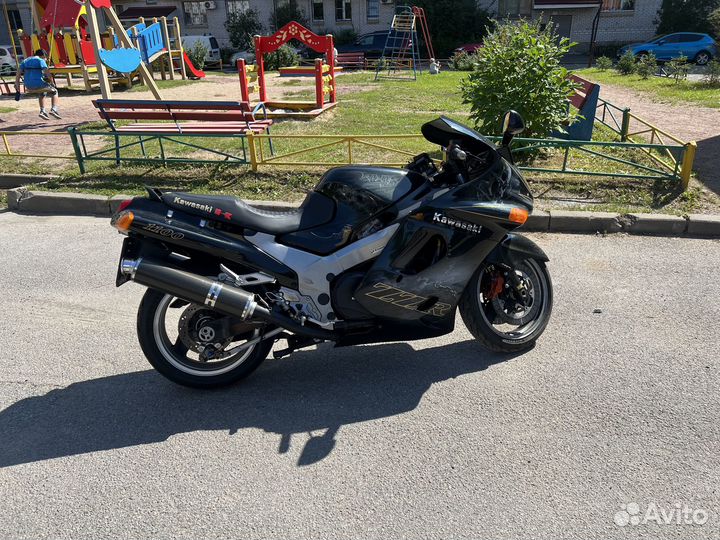 Kawasaki zzr 1100