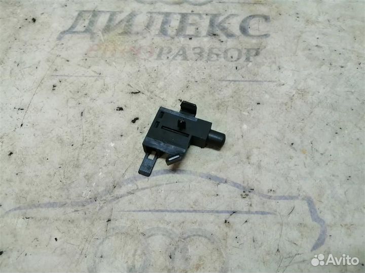 Выключатель концевой VW Tiguan 2007-2011