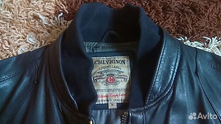 Кожаная куртка Chevignon черная бомбер М
