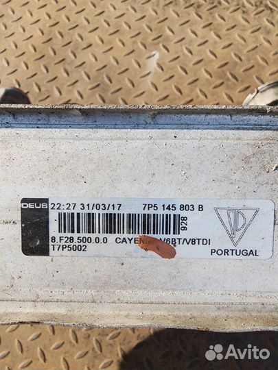 Интеркулер левый Porsche Cayenne 958 2010-2018