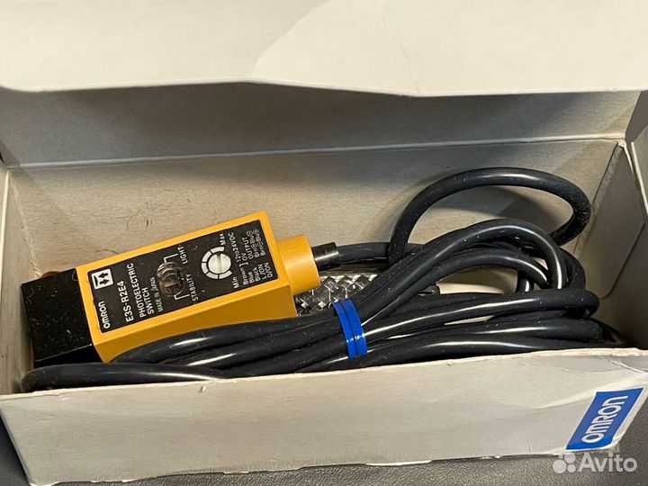 Датчик Omron E3S-R2E4 новый, 4 шт