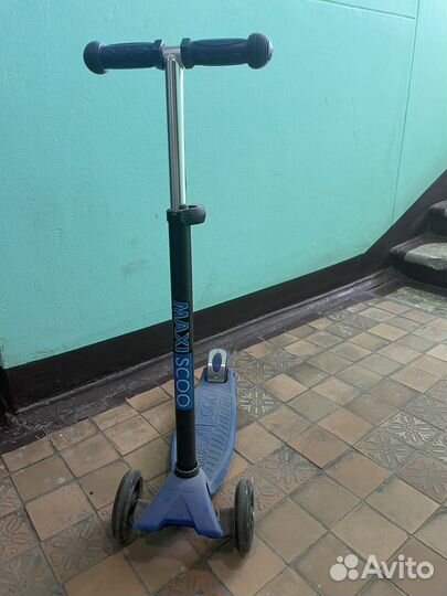 Самокат трехколесный