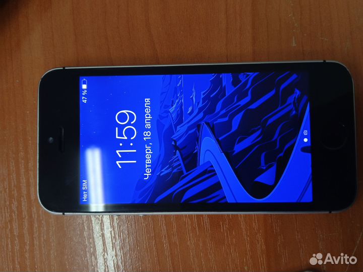 iPhone SE, 32 ГБ