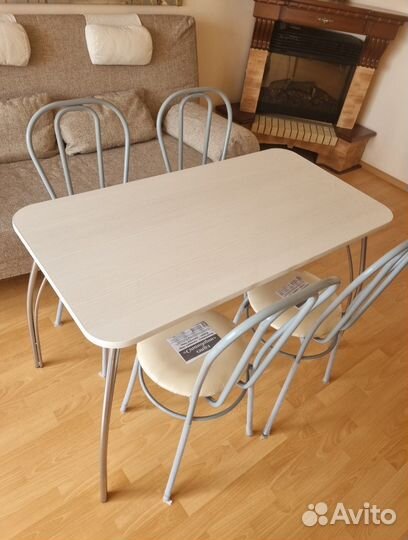 Стол кухонный и стулья, комплект мебели новый