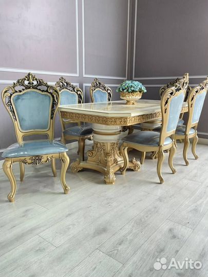 Кухонный стол и стулья