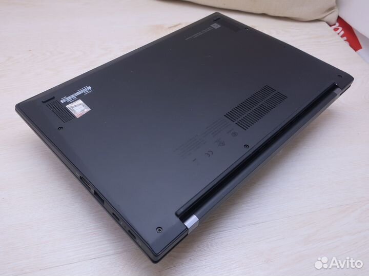 ThinkPad X1 Carbon Gen.9 I5-1145, 16,512, FHD Touc