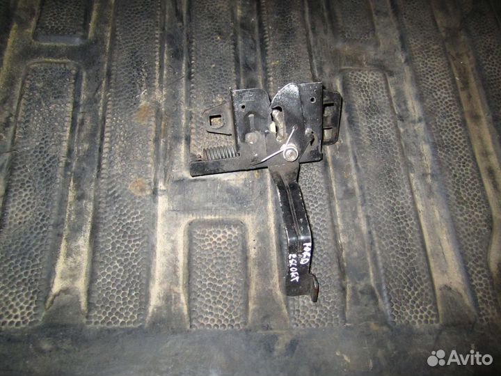 Замок капота ford escort