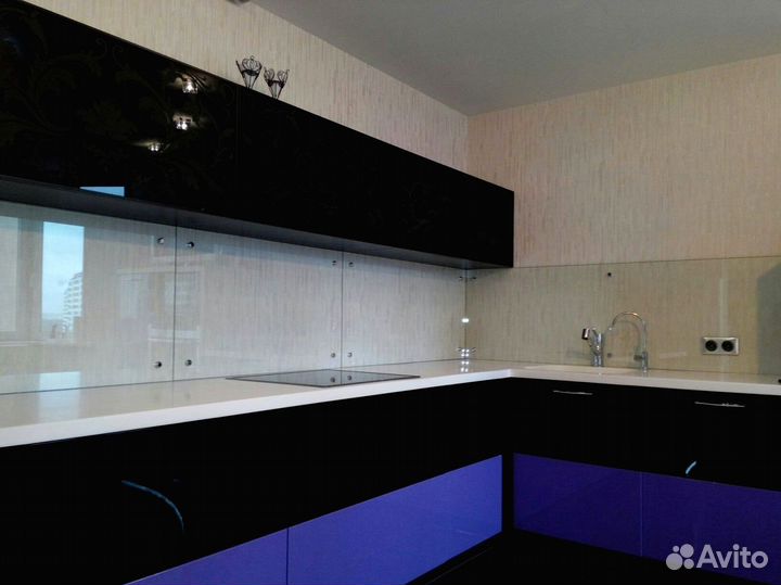 Стеклянный кухонный фартук