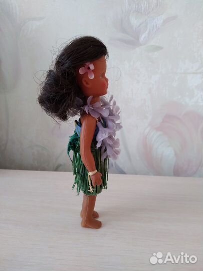 Кукла барбиобразная