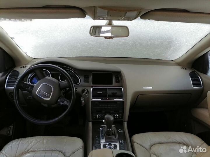 Торпедо Аudi q7 4l c подушками безопастности