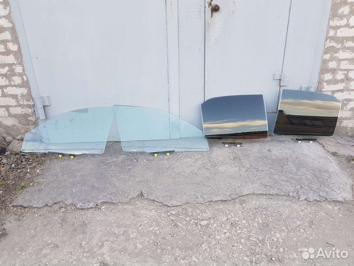 Стекло Mitsubishi lancer 9