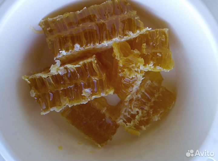 Мёд за литр 700