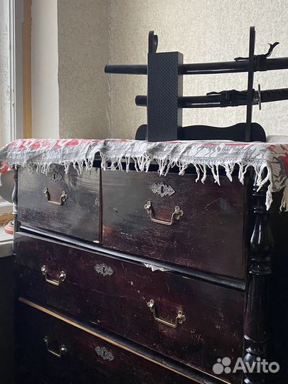 Старинный комод