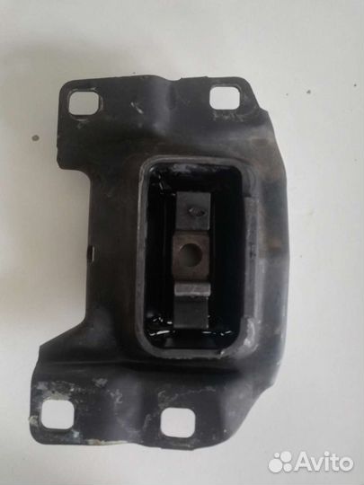 Подушка двигателя левая mazda 3 bk