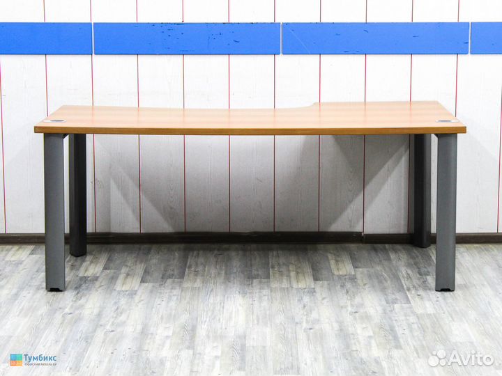 Стол офисный угловой