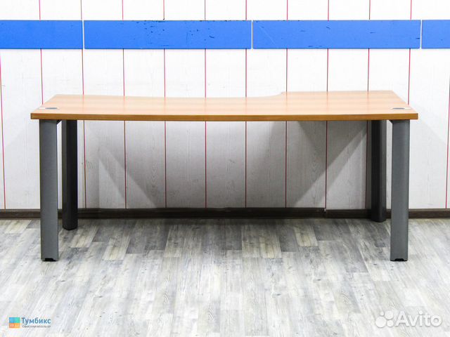 Стол офисный угловой