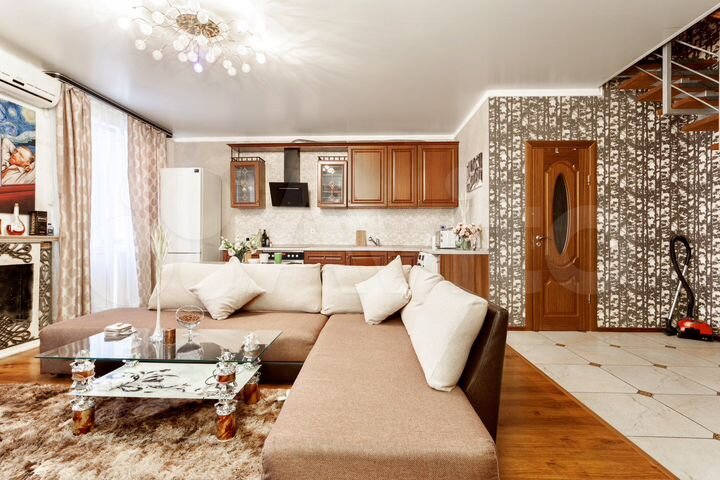 3-к. квартира, 102 м², 7/8 эт.