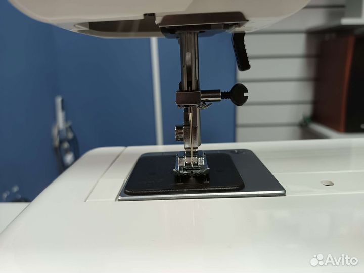 Швейная машина Janome Legend LE-20