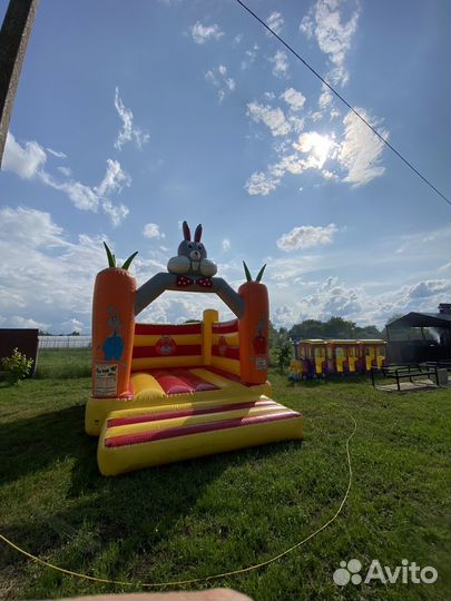 Батут надувной