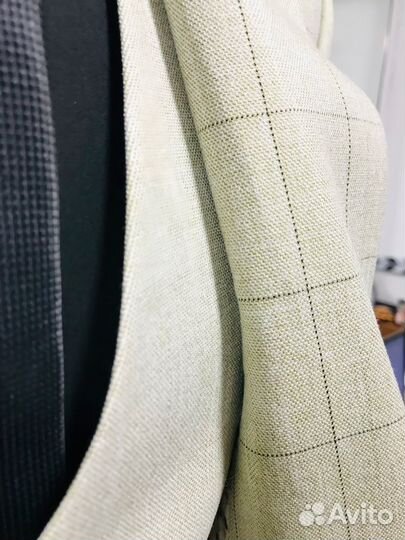 Мужской костюм бежевый свадебный