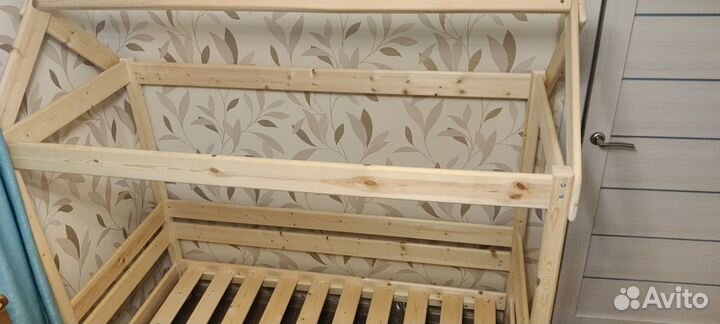 Кроватка домик из натурального дерева детская