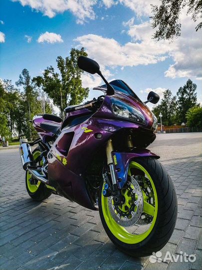 Yamaha R1