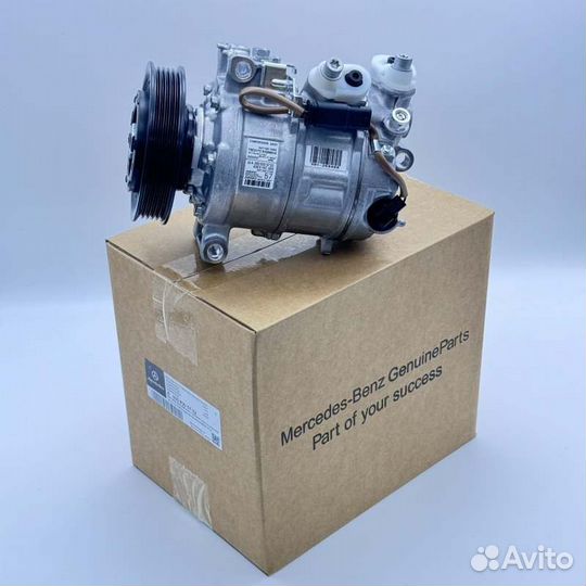 Компрессор кондиционера Mercedes-Benz A0008305702