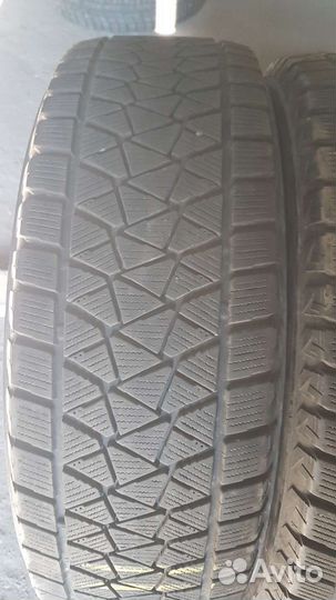 Bridgestone Blizzak DM-V2 225/65 R17