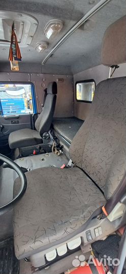 Бортовой грузовик КАМАЗ 65117 с КМУ HYVA, 2021