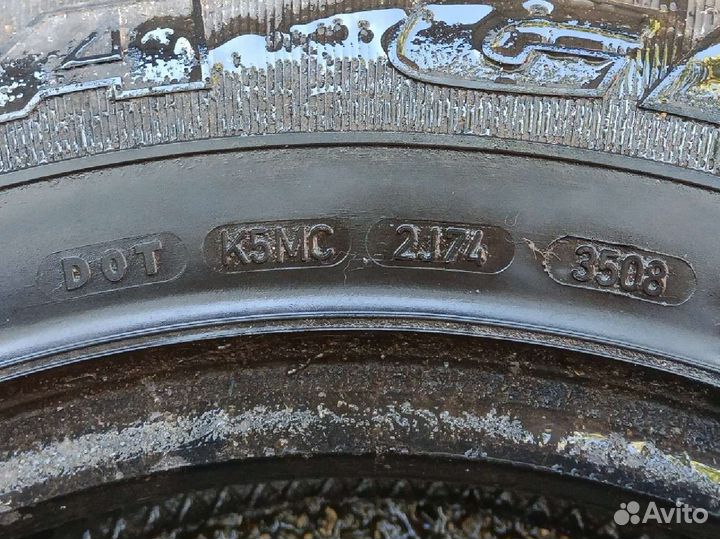 Goodyear UltraGrip 235/65 R17