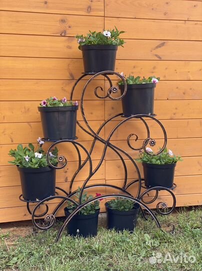 Цветочница кованая