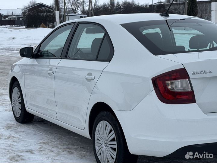 Skoda Rapid 1.6 AT, 2018, 235 000 км