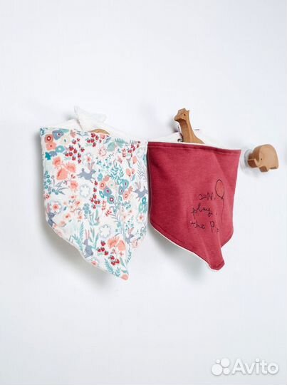 Слюнявчик для девочки AnyDay и другие