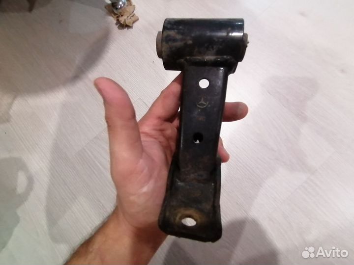 Кронштейн переднего стабилизатора Mercedes w163