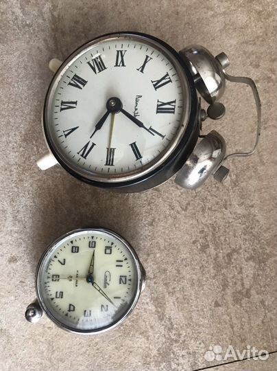Часы -будильники ссср: мом; слава