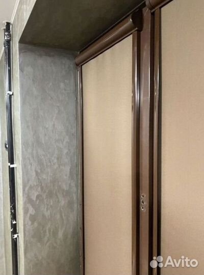 Рулонные шторы в коричневом коробе РКК-7123