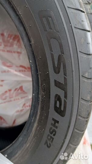 Kumho Ecsta HS52 215/55 R17 98ZR