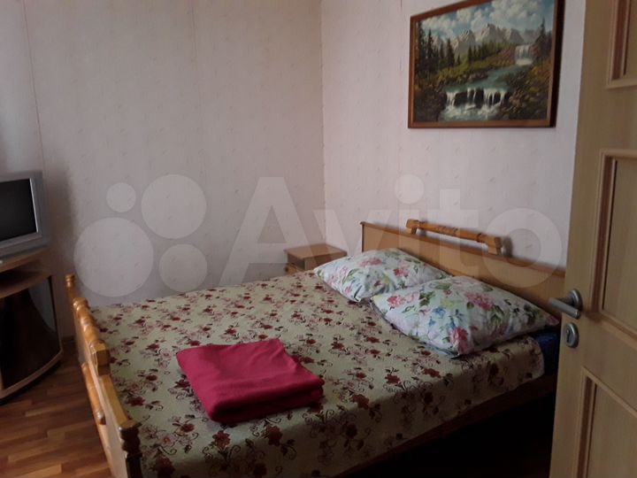 2-к. квартира, 48 м², 1/3 эт.