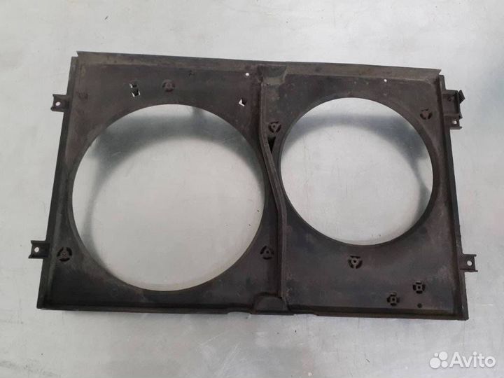 Диффузор вентилятора Volkswagen Bora 2000