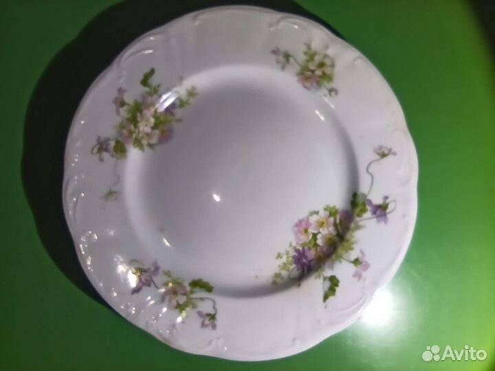 Тарелка фарфоровая (фабрика М. С. Кузнецова)