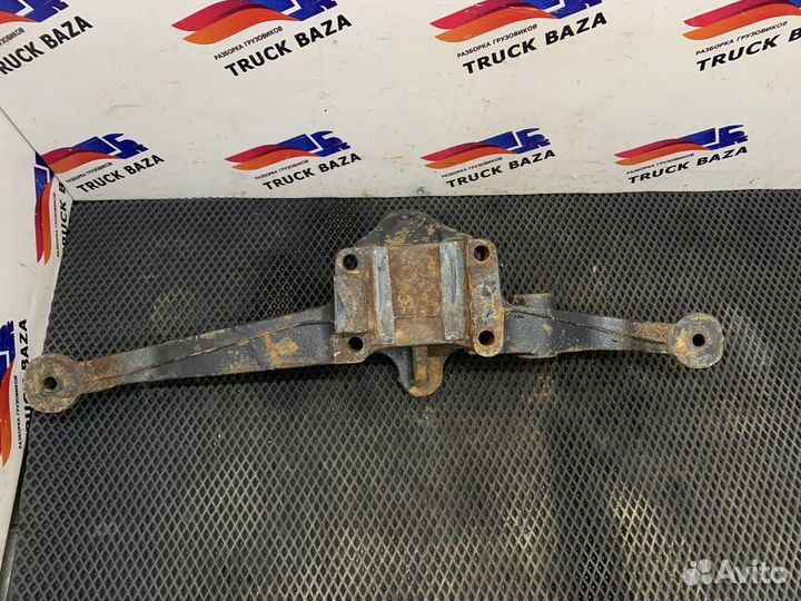 Кронштейн пневморессоры левый