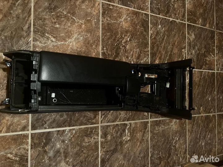 Подлакотник w 212