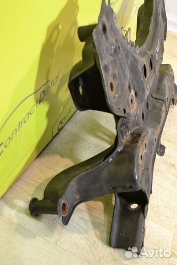 Балка Auris Е15 Corolla Е15 Е18 RA 4 Verso Prius